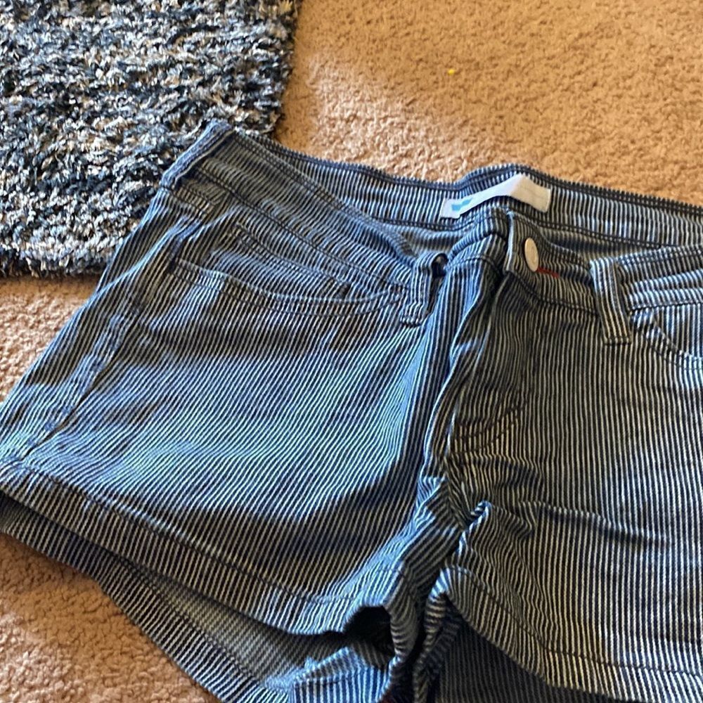 Levi’s shorts size 30 - Picture 4 of 7